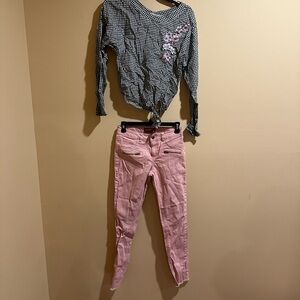 Arizona Jean Company Pink Skinny Jeans and H&M top